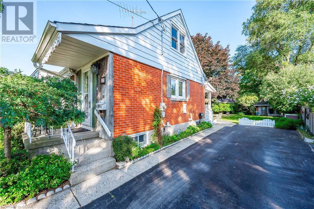 27 Vancouver Drive, Guelph, Ontario  N1E 2E7 - Photo 5 - 40565671