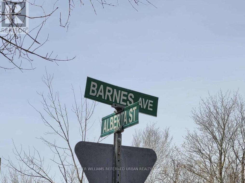 555 Barnes Avenue, Tay, Ontario  L0K 1R0 - Photo 1 - S8205788