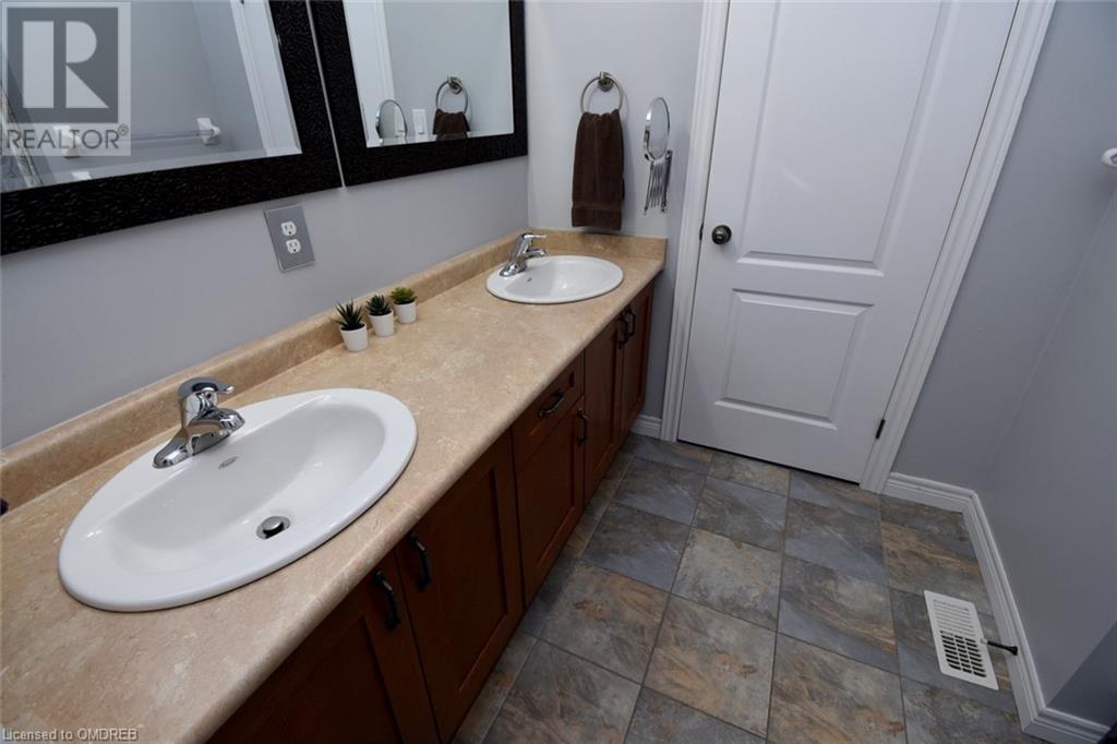 205 Lorenzo Drive, Hamilton, Ontario  L9A 0A1 - Photo 28 - 40564962