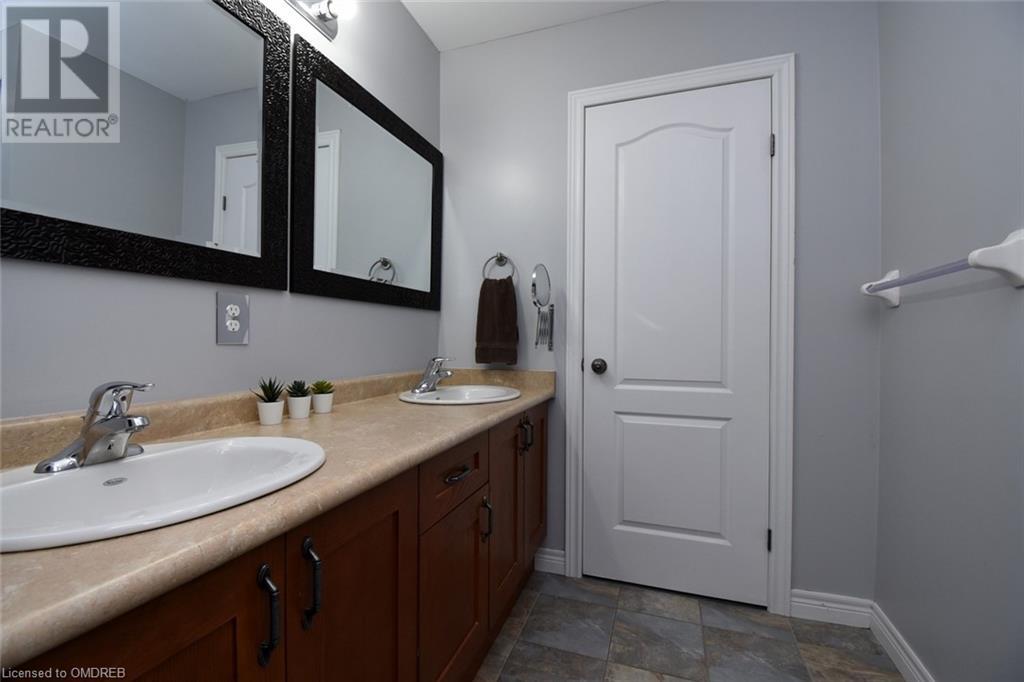 205 Lorenzo Drive, Hamilton, Ontario  L9A 0A1 - Photo 29 - 40564962