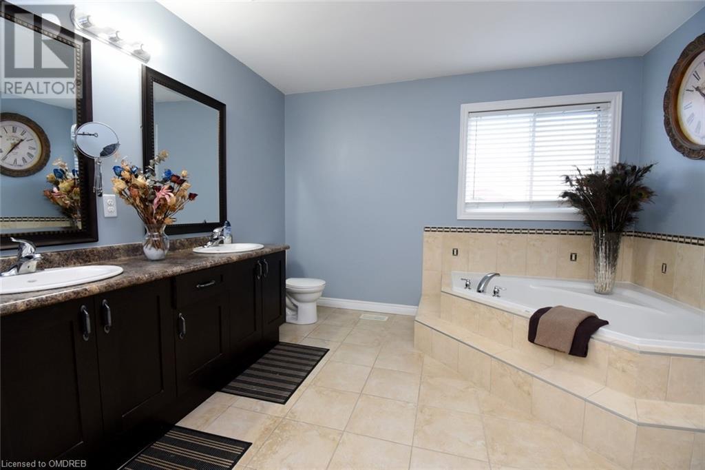 205 Lorenzo Drive, Hamilton, Ontario  L9A 0A1 - Photo 34 - 40564962