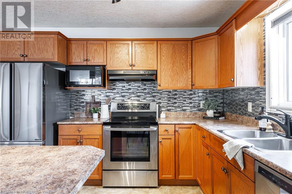 396 Dufferin Street, Stratford, Ontario  N5A 8B3 - Photo 12 - 40554308