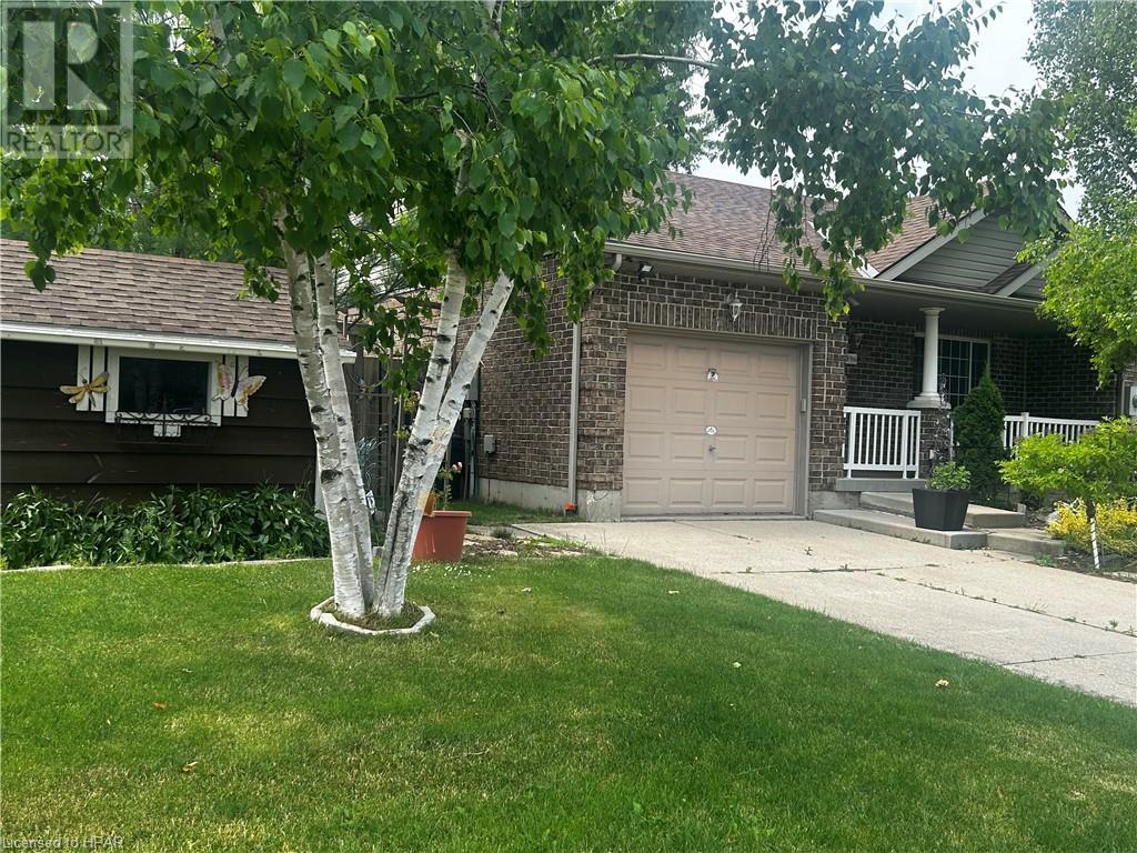 396 Dufferin Street, Stratford, Ontario  N5A 8B3 - Photo 2 - 40554308