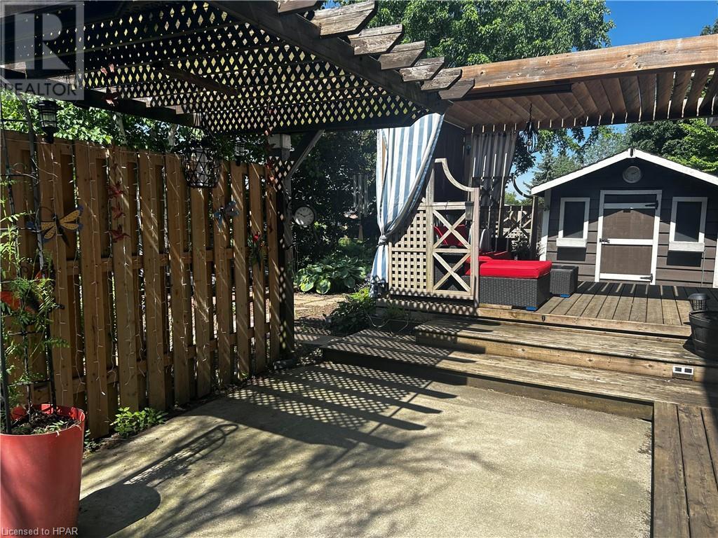 396 Dufferin Street, Stratford, Ontario  N5A 8B3 - Photo 45 - 40554308