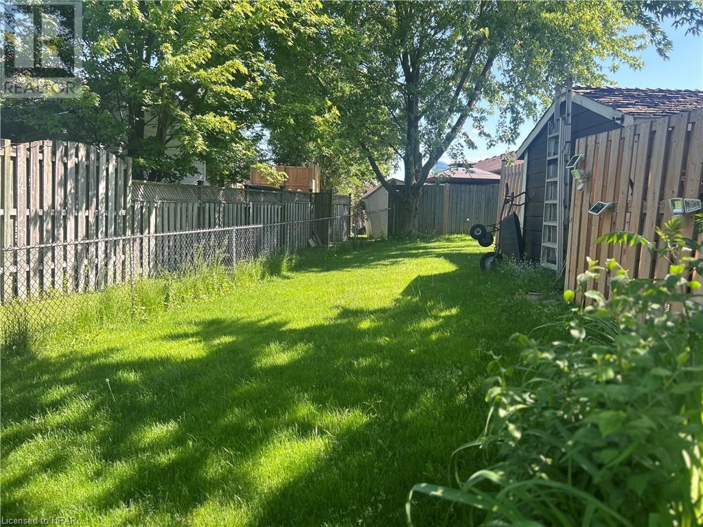 396 Dufferin Street, Stratford, Ontario  N5A 8B3 - Photo 47 - 40554308