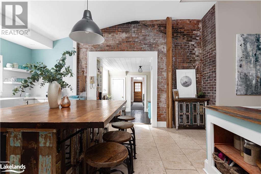 93 Ontario Street, Bracebridge, Ontario  P1L 2A2 - Photo 2 - 40563192