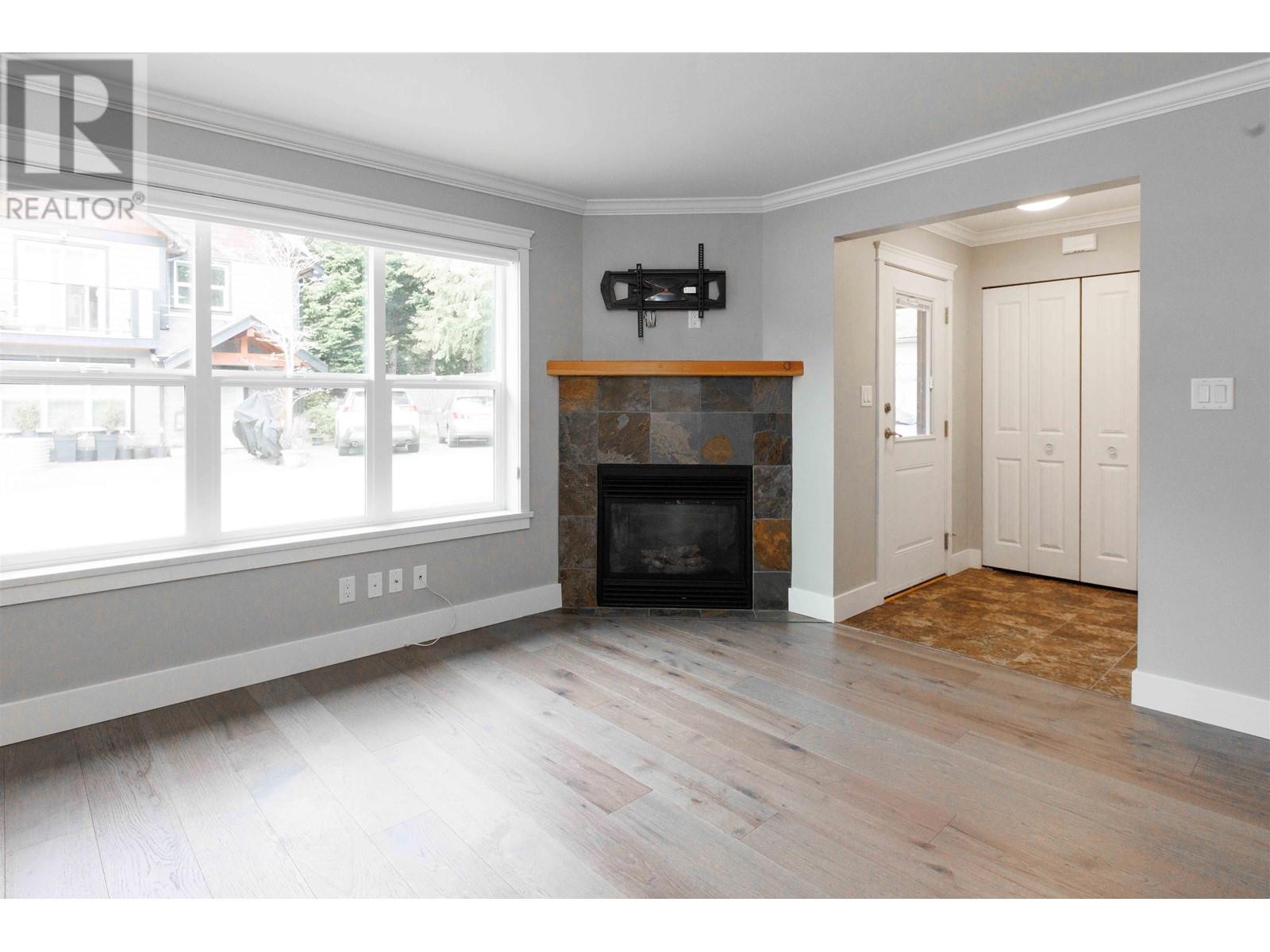 106 518 Shaw Road, Gibsons, British Columbia  V0N 1V8 - Photo 2 - R2866797
