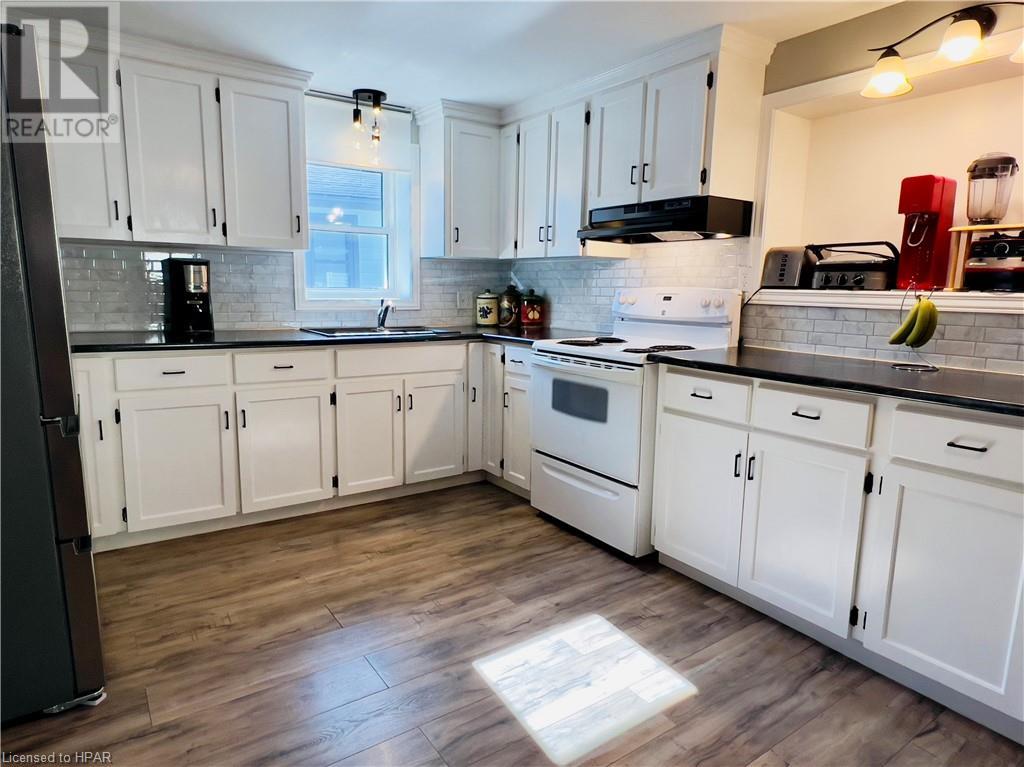 7811 Ken Street, Plympton-Wyoming, Ontario  N0N 1J6 - Photo 21 - 40567018