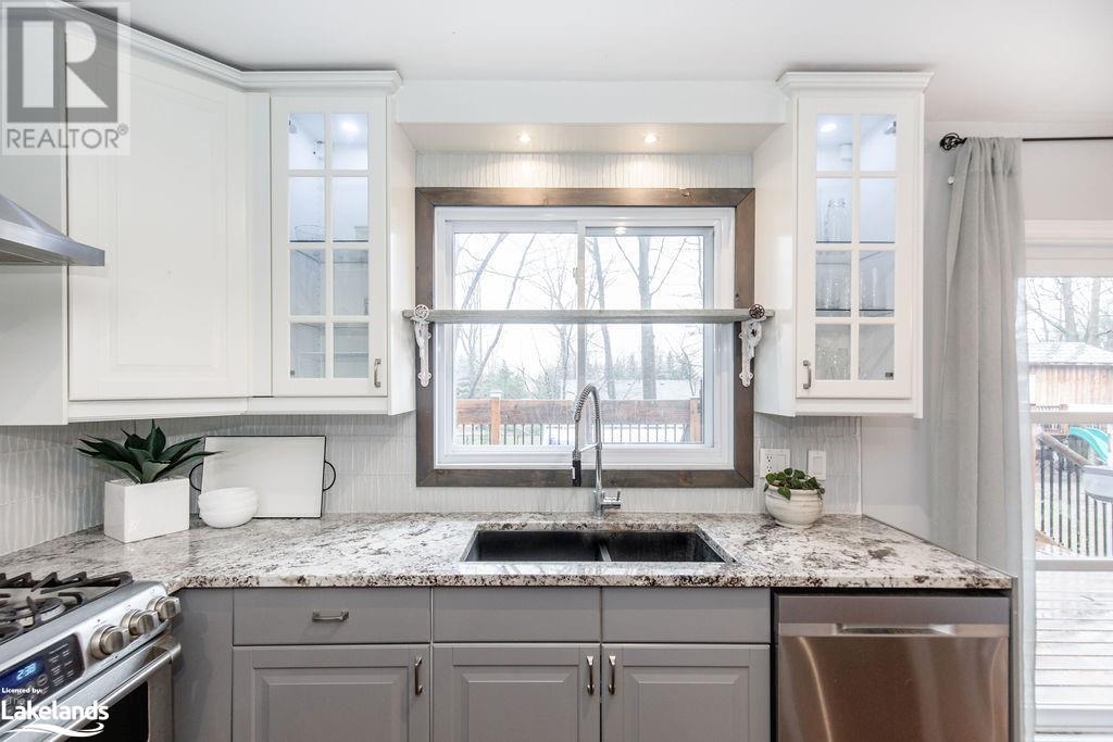 24 Helena Street, Wasaga Beach, Ontario  L9Z 1R1 - Photo 9 - 40566518