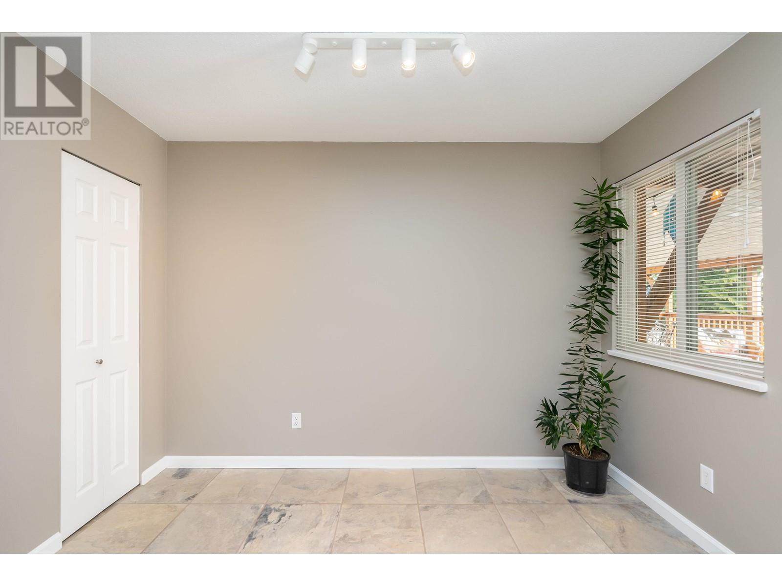18850 122b Avenue, Pitt Meadows, British Columbia  V3Y 1S4 - Photo 10 - R2866825