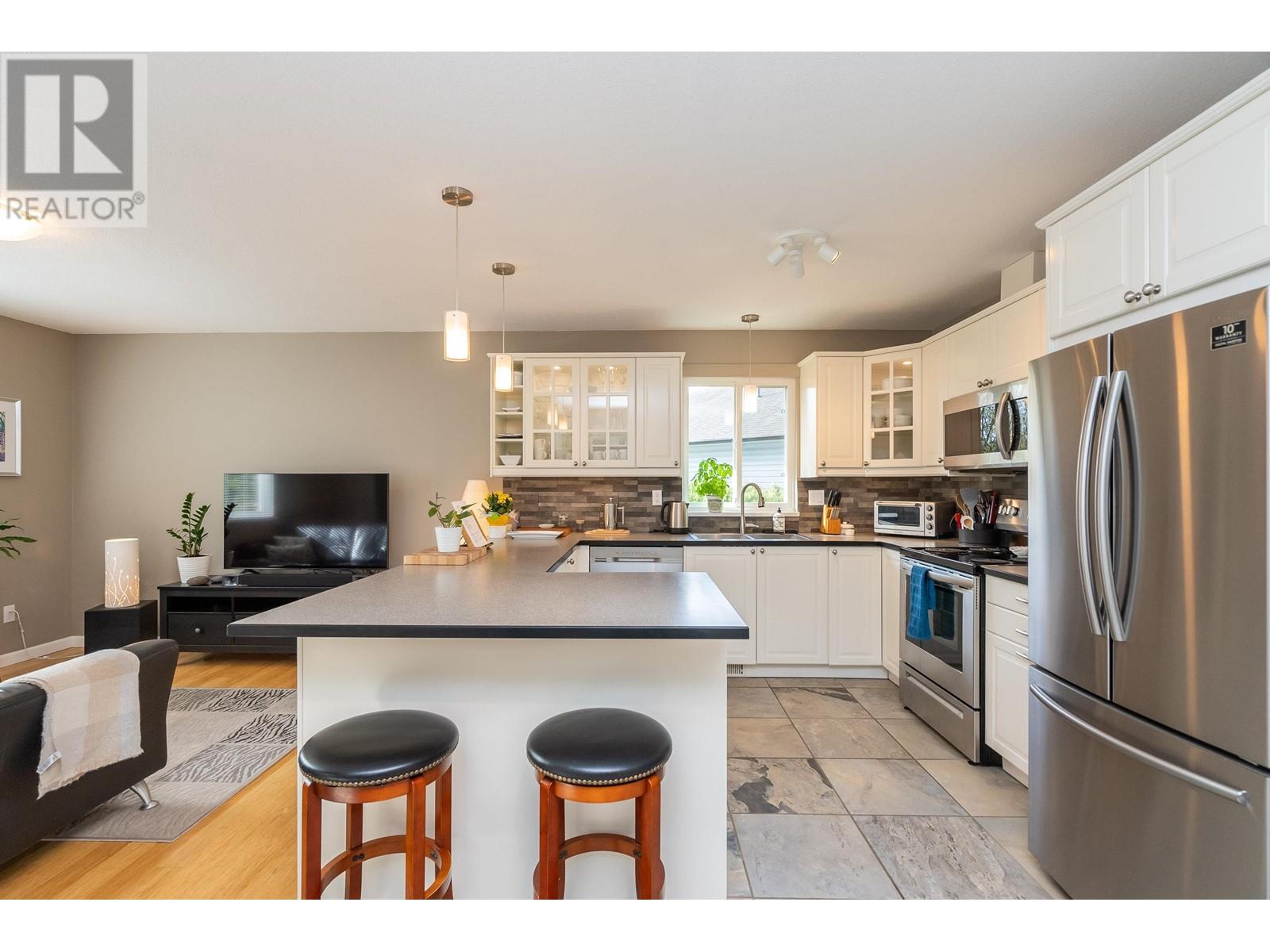 18850 122b Avenue, Pitt Meadows, British Columbia  V3Y 1S4 - Photo 4 - R2866825