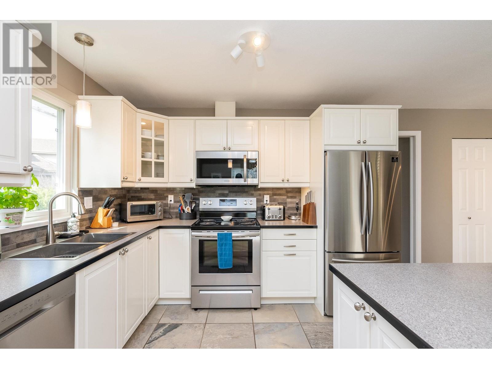 18850 122b Avenue, Pitt Meadows, British Columbia  V3Y 1S4 - Photo 5 - R2866825