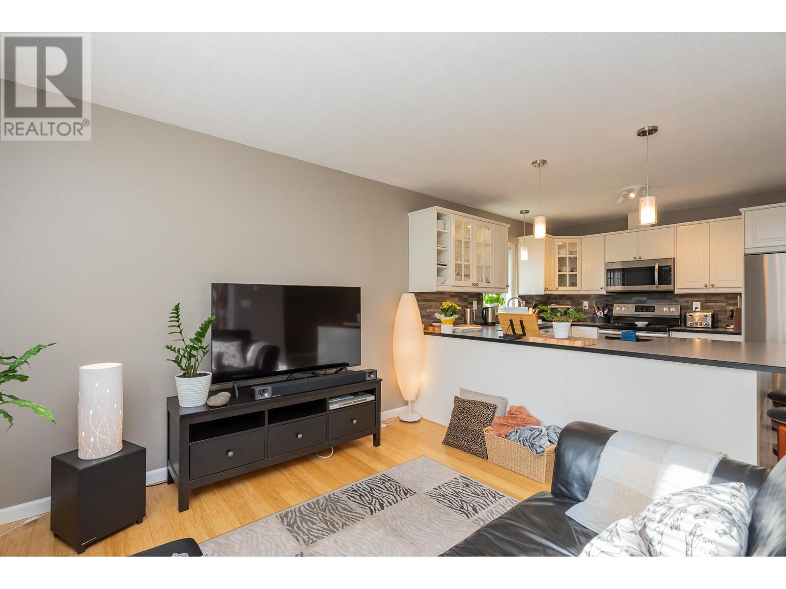 18850 122b Avenue, Pitt Meadows, British Columbia  V3Y 1S4 - Photo 7 - R2866825