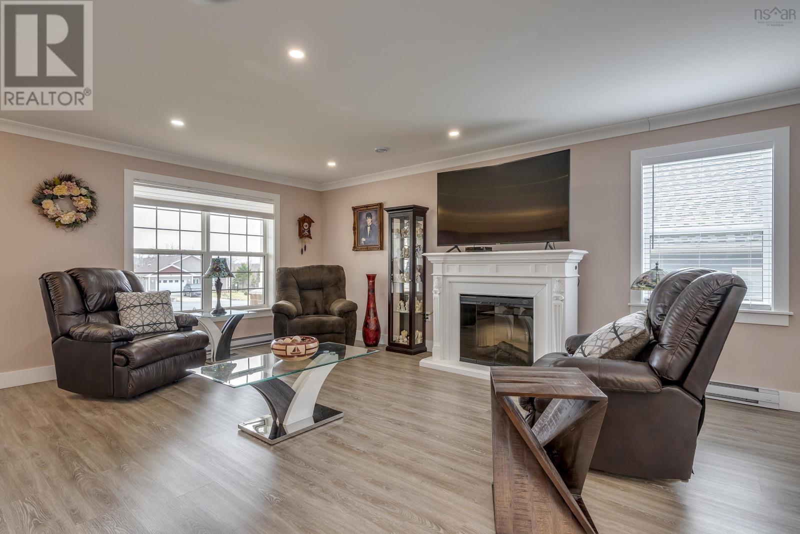 37 Buttercup Grove, Upper Sackville, Nova Scotia  B4E 3C6 - Photo 2 - 202406276