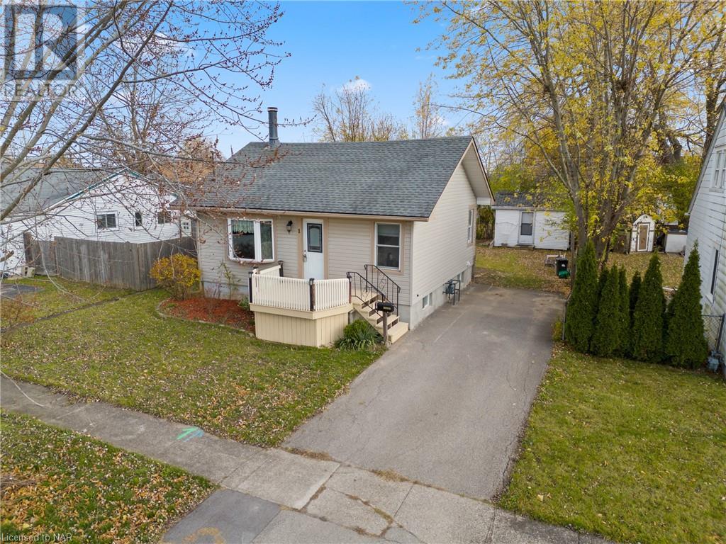 1 Phyllis Street, Fort Erie, Ontario  L2A 3Y1 - Photo 3 - 40564716