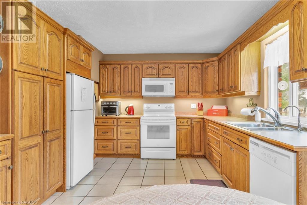 013557 Bruce Road 10, West Grey, Ontario  N4N 3B9 - Photo 19 - 40554394