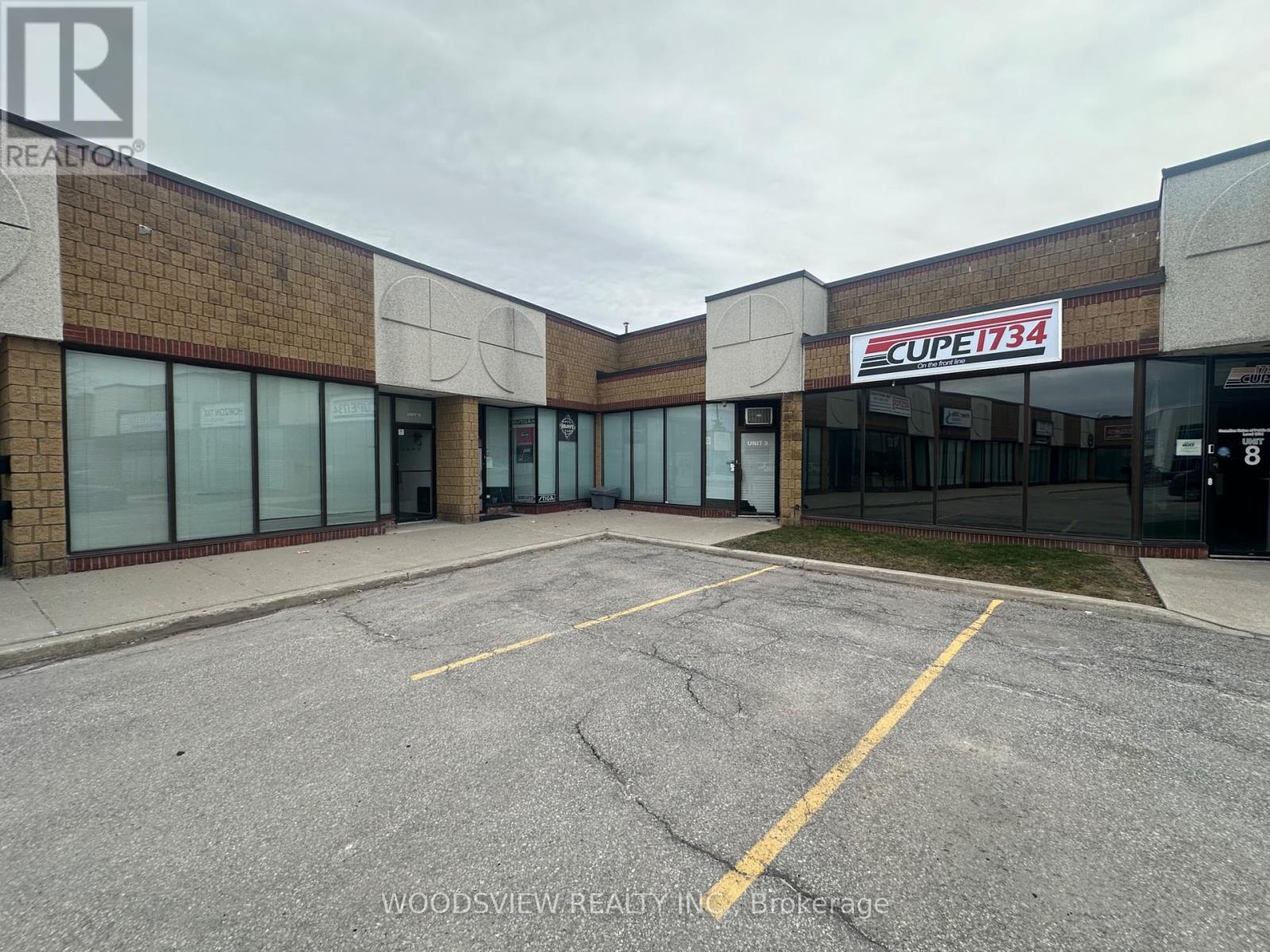 #9 -1260 Journey's End Circ, Newmarket, Ontario  L3Y 8Z7 - Photo 2 - N8206668