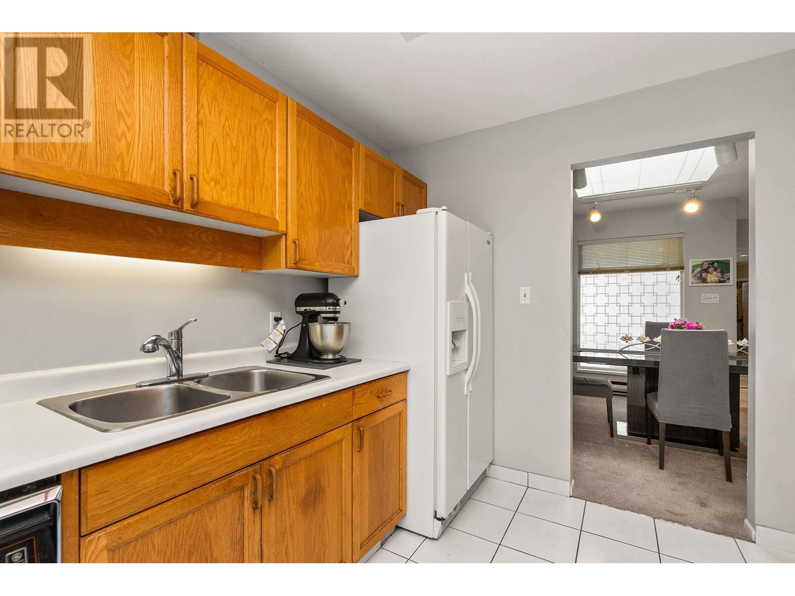 403 2733 Atlin Place, Coquitlam, British Columbia  V3C 5B1 - Photo 8 - R2866834