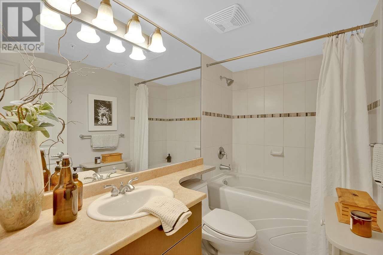 1003 295 Guildford Way, Port Moody, British Columbia  V3H 5N3 - Photo 15 - R2866844
