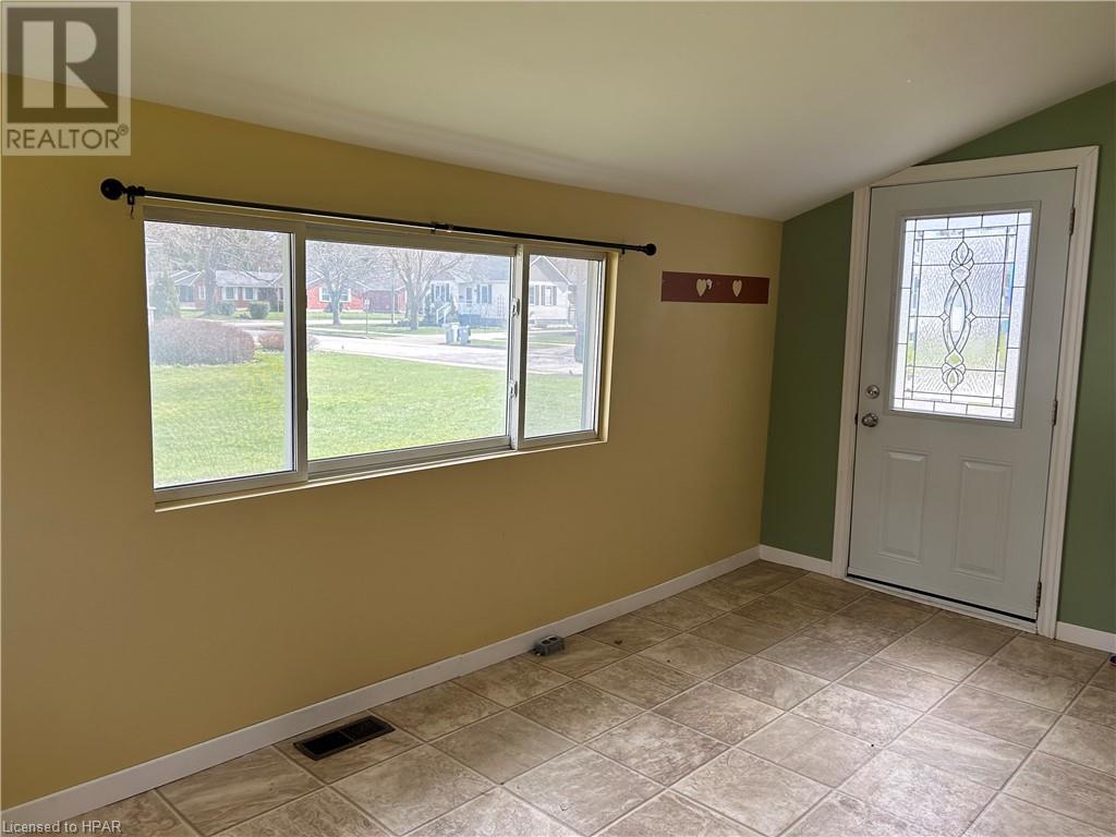 63 East William Street, Seaforth, Ontario  N0K 1W0 - Photo 4 - 40566729