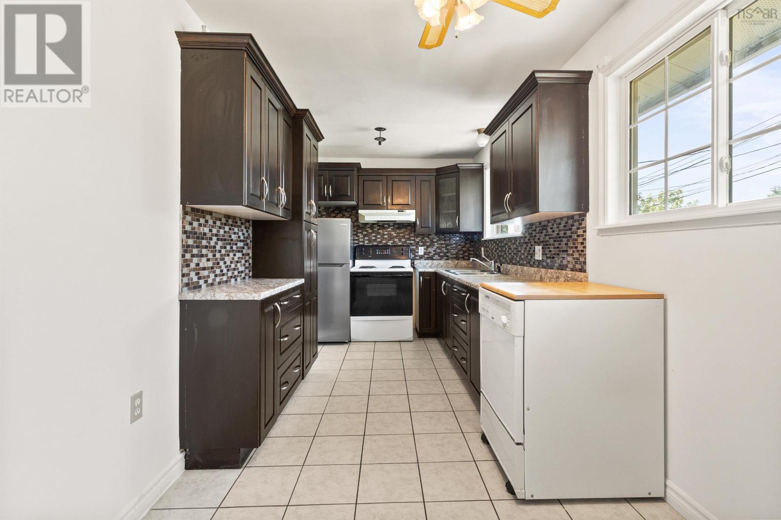 169 Nordic Crescent, Lower Sackville, Nova Scotia  B4C 2E4 - Photo 12 - 202406332