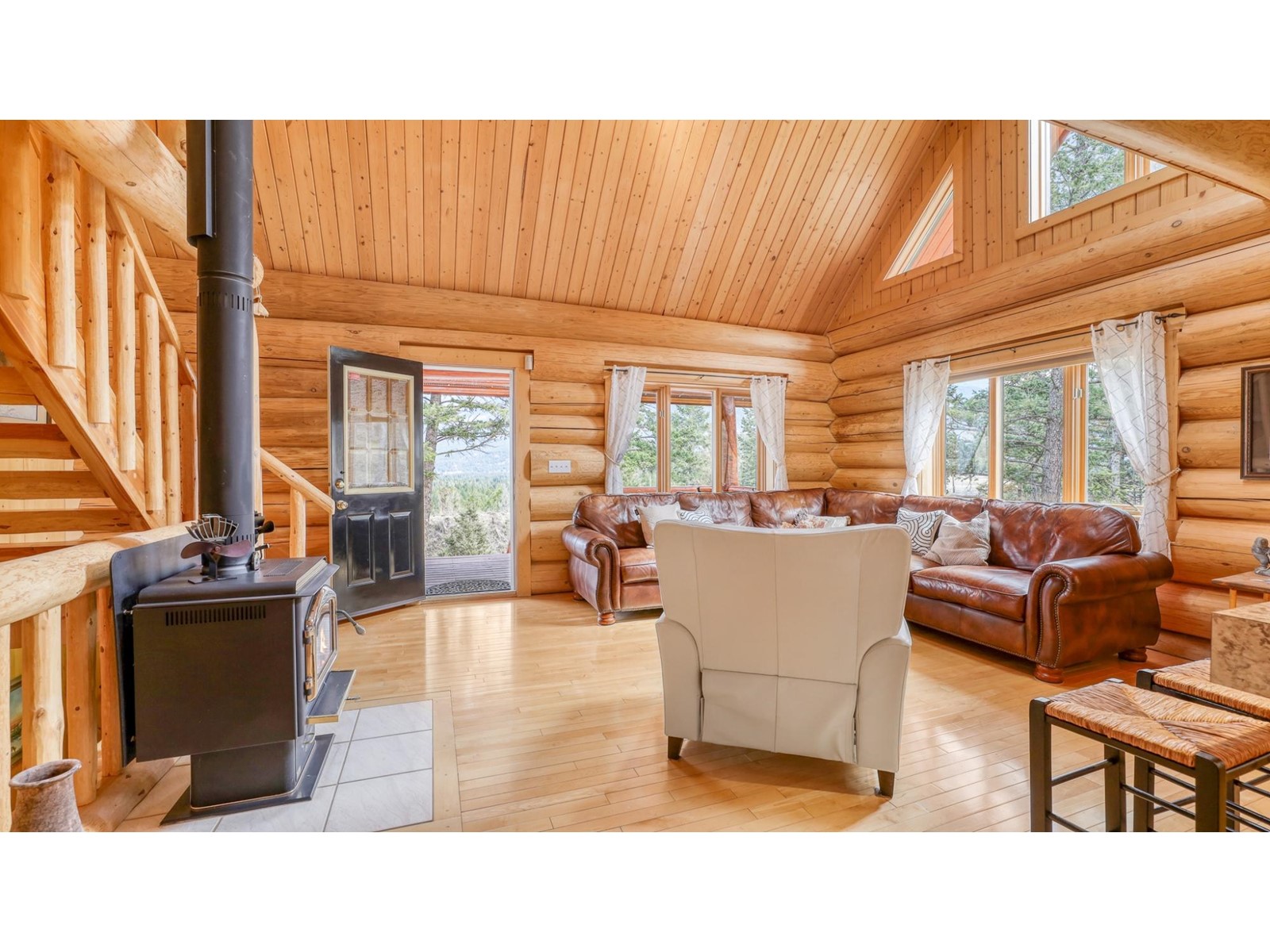 5571 Highway 93/95, Fairmont Hot Springs, British Columbia  V0B 1L2 - Photo 7 - 2475909