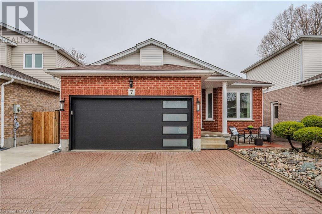 7 PARKER Place, guelph, Ontario
