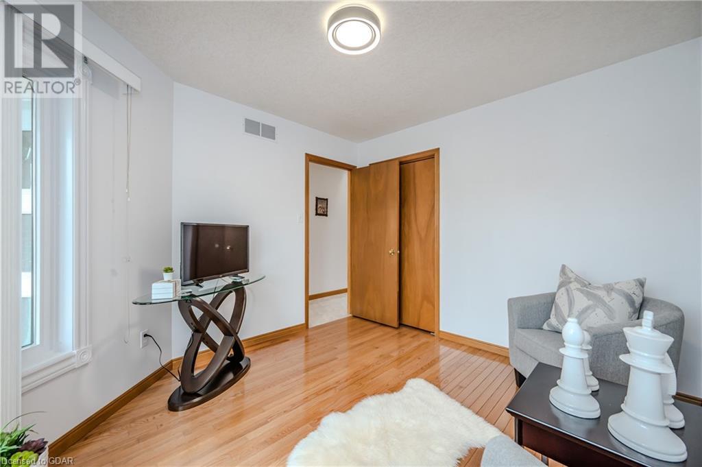 7 Parker Place, Guelph, Ontario  N1E 7A7 - Photo 5 - 40566601