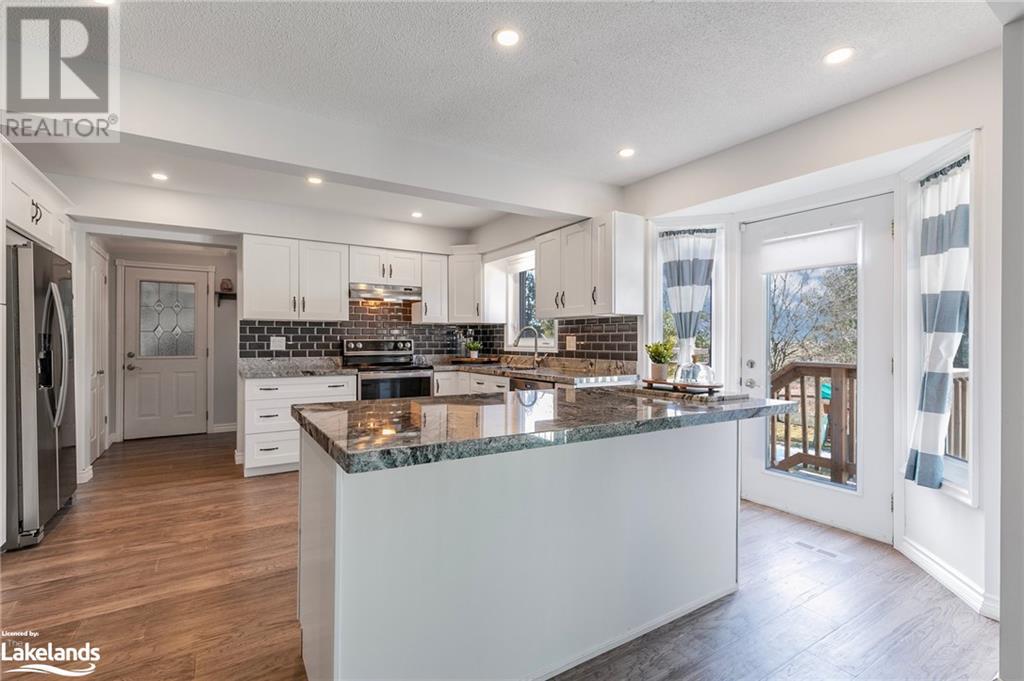 912 Sloan Circle Drive, Innisfil, Ontario  L0L 1K0 - Photo 4 - 40567075