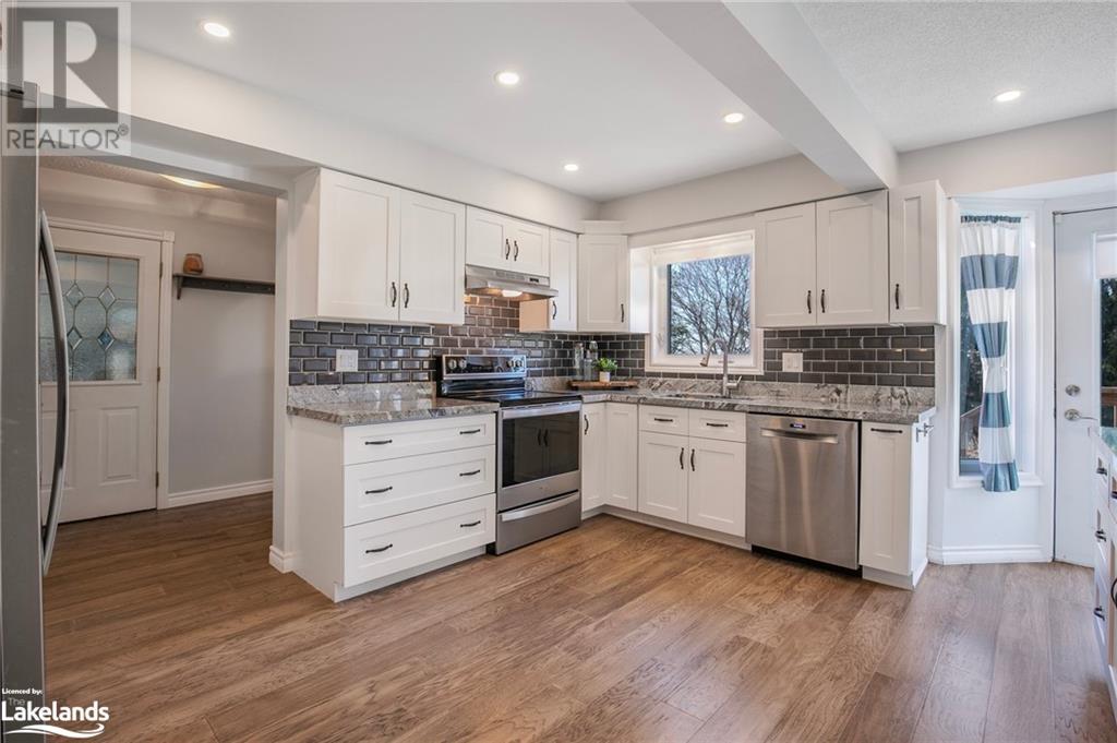 912 Sloan Circle Drive, Innisfil, Ontario  L0L 1K0 - Photo 5 - 40567075