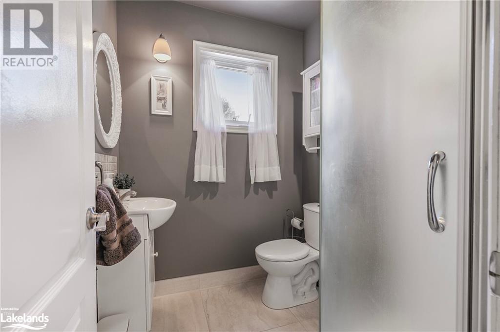 912 Sloan Circle Drive, Innisfil, Ontario  L0L 1K0 - Photo 6 - 40567075