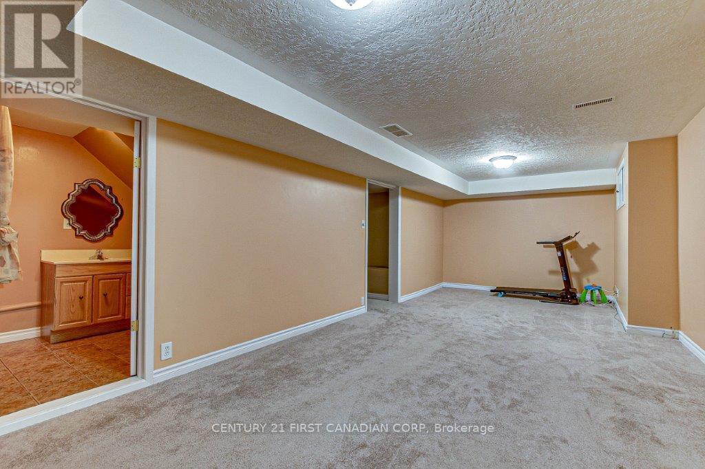 78 Benedict Crt, London, Ontario  N5Y 5H6 - Photo 17 - X8207366