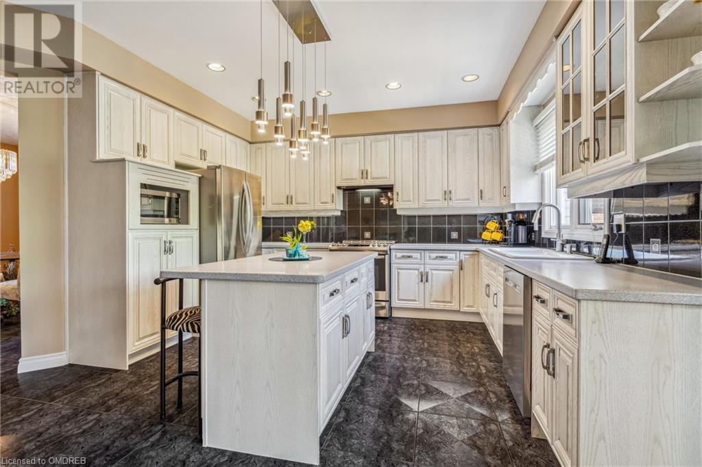 77 Adriatic Boulevard, Stoney Creek, Ontario  L8G 5C6 - Photo 10 - 40565143