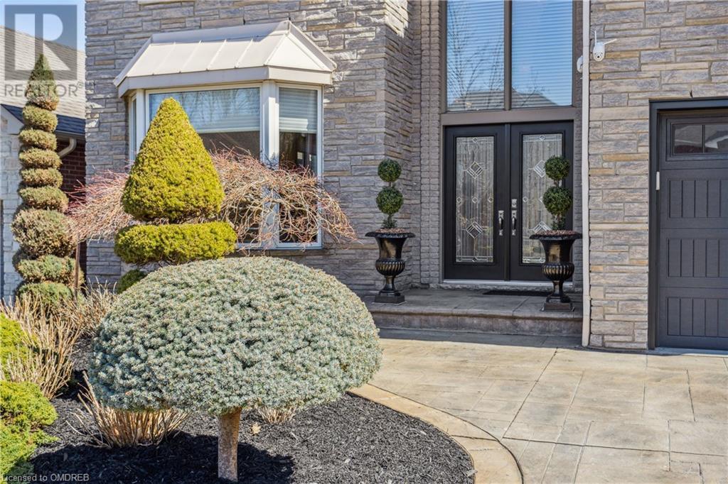 77 Adriatic Boulevard, Stoney Creek, Ontario  L8G 5C6 - Photo 2 - 40565143