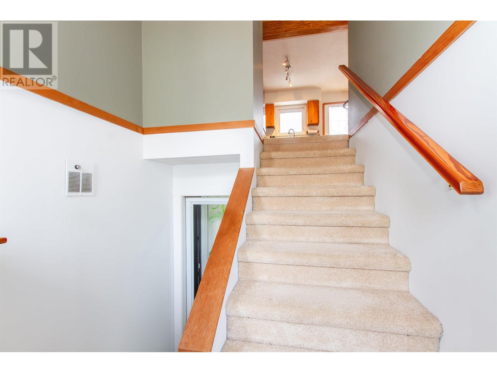 41569 Rod Road, Brackendale, British Columbia  V0N 1H0 - Photo 10 - R2866896