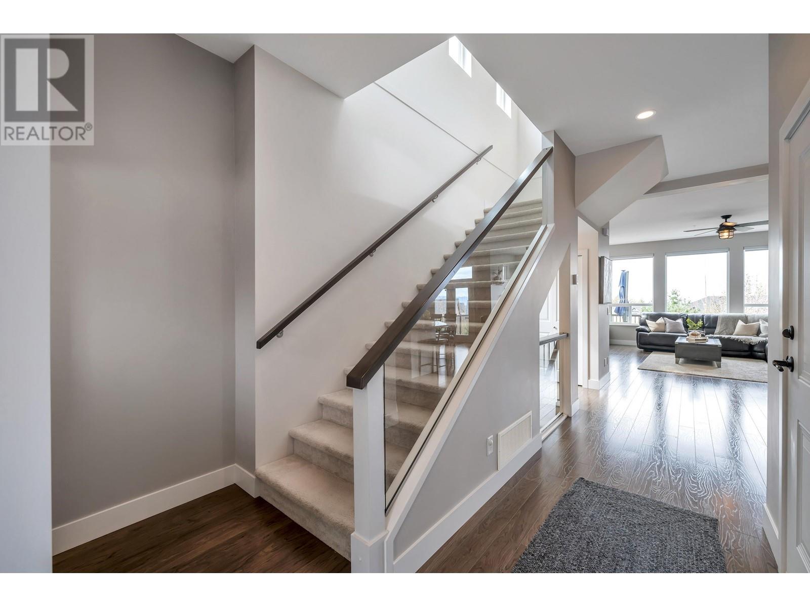10431 Mceachern Street, Maple Ridge, British Columbia  V2W 0H8 - Photo 12 - R2866921