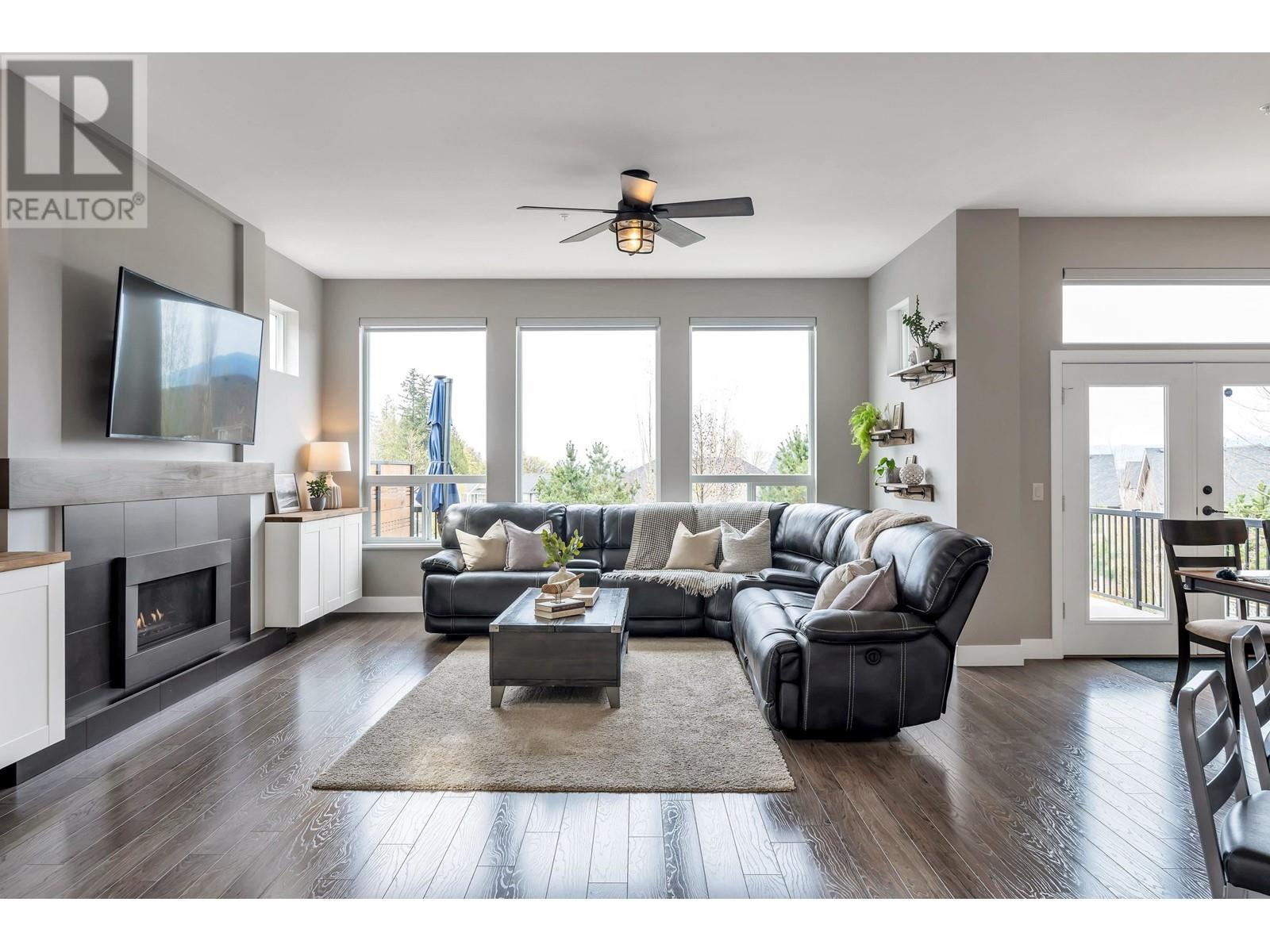 10431 Mceachern Street, Maple Ridge, British Columbia  V2W 0H8 - Photo 6 - R2866921