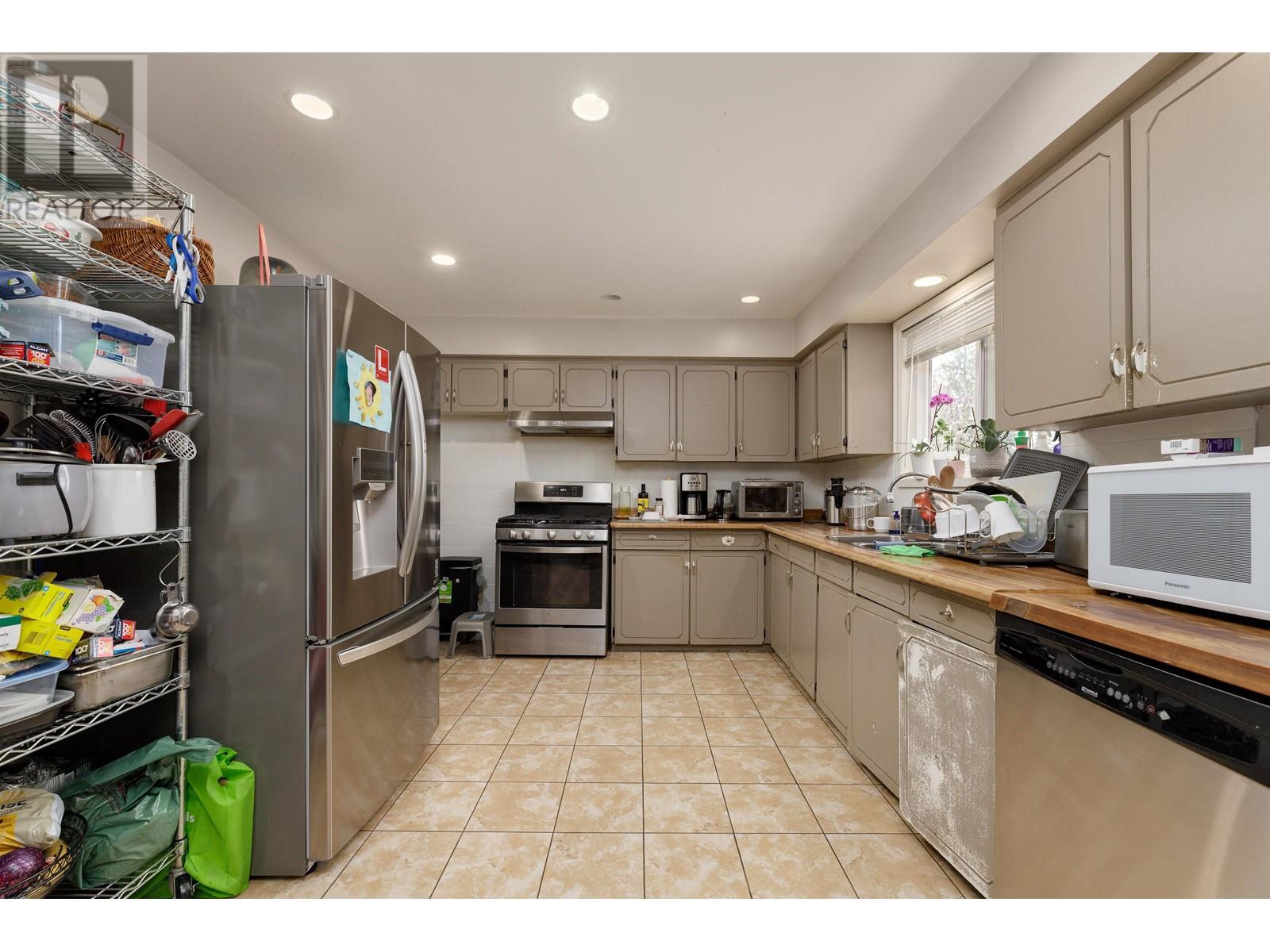 3667 Coast Meridian Road, Port Coquitlam, British Columbia  V3B 3N9 - Photo 9 - R2866956