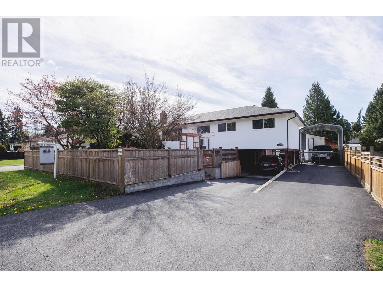 11703 216 Street, Maple Ridge, British Columbia  V2X 5H4 - Photo 1 - R2867002