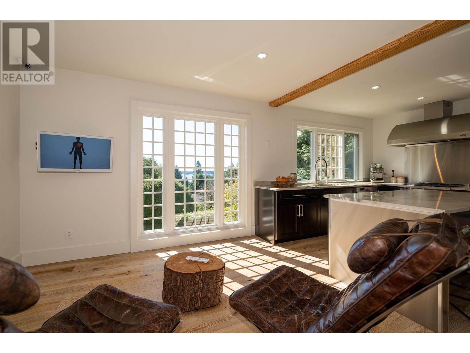 4735 Rutland Road, West Vancouver, British Columbia  V7W 1G6 - Photo 11 - R2866827