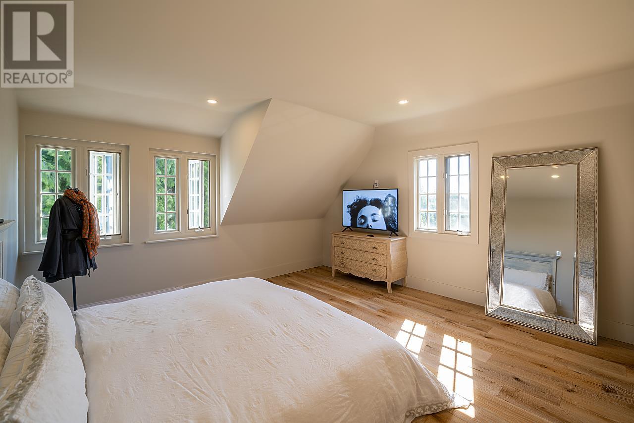 4735 Rutland Road, West Vancouver, British Columbia  V7W 1G6 - Photo 15 - R2866827