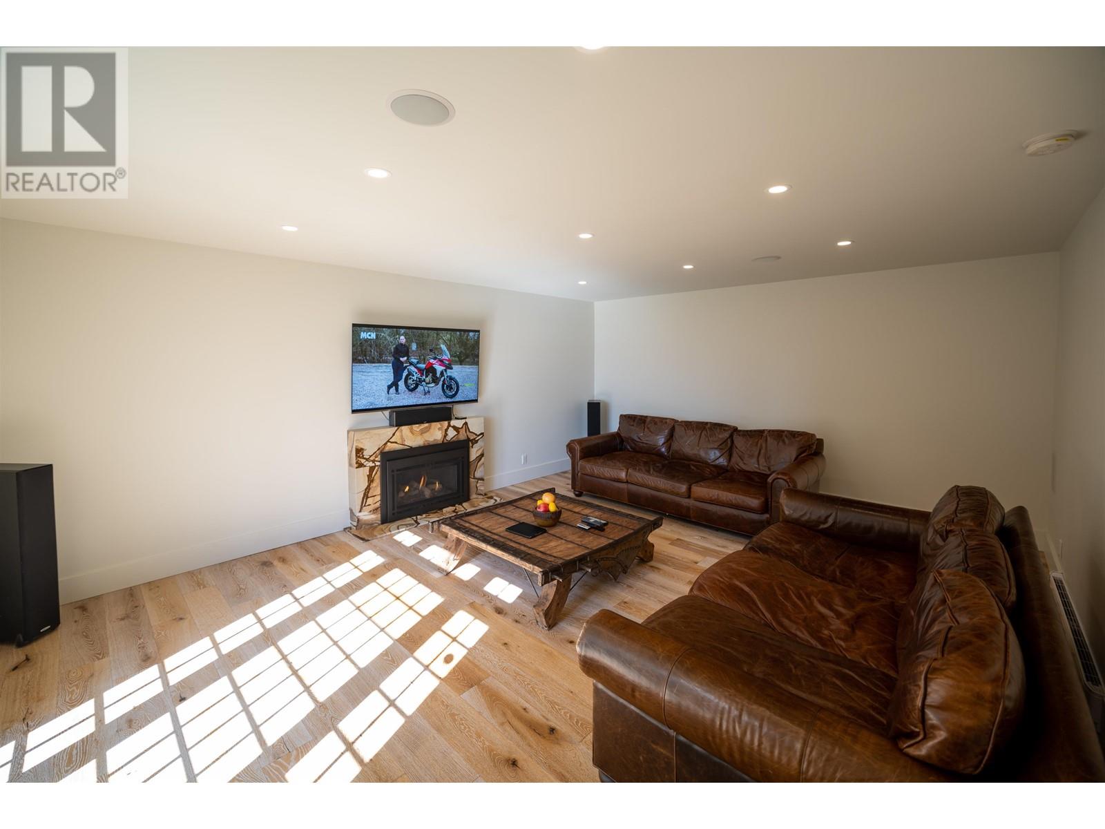 4735 Rutland Road, West Vancouver, British Columbia  V7W 1G6 - Photo 5 - R2866827