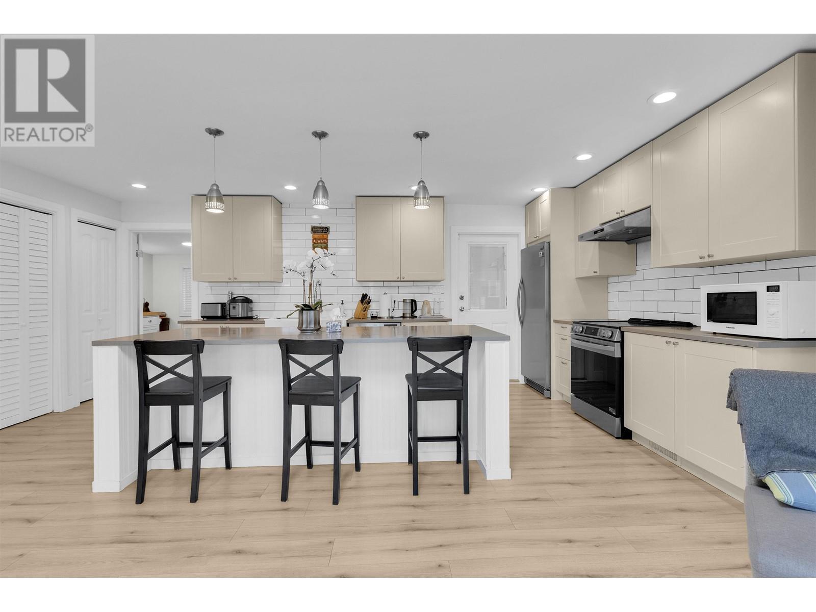 12184 Fletcher Street, Maple Ridge, British Columbia  V2X 6K9 - Photo 4 - R2866470