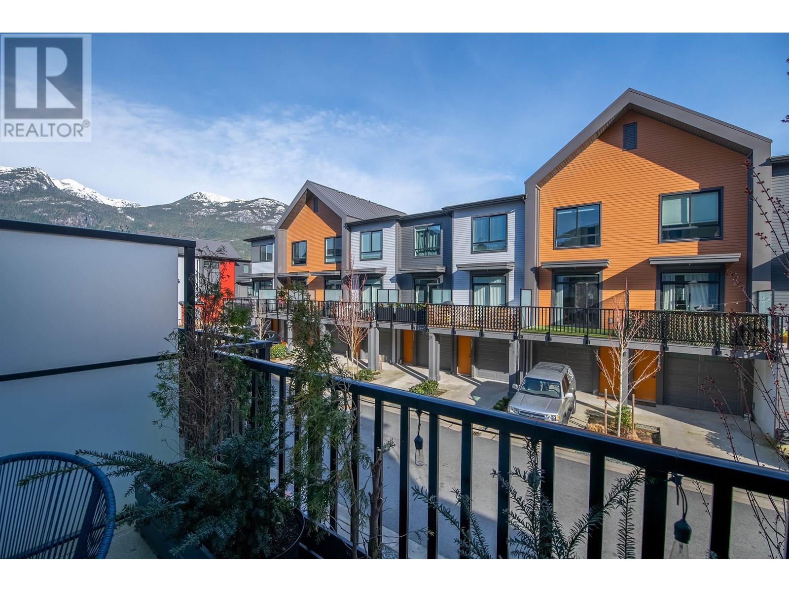1386 Marinaside Place, Squamish, British Columbia  V8B 1A8 - Photo 10 - R2867141