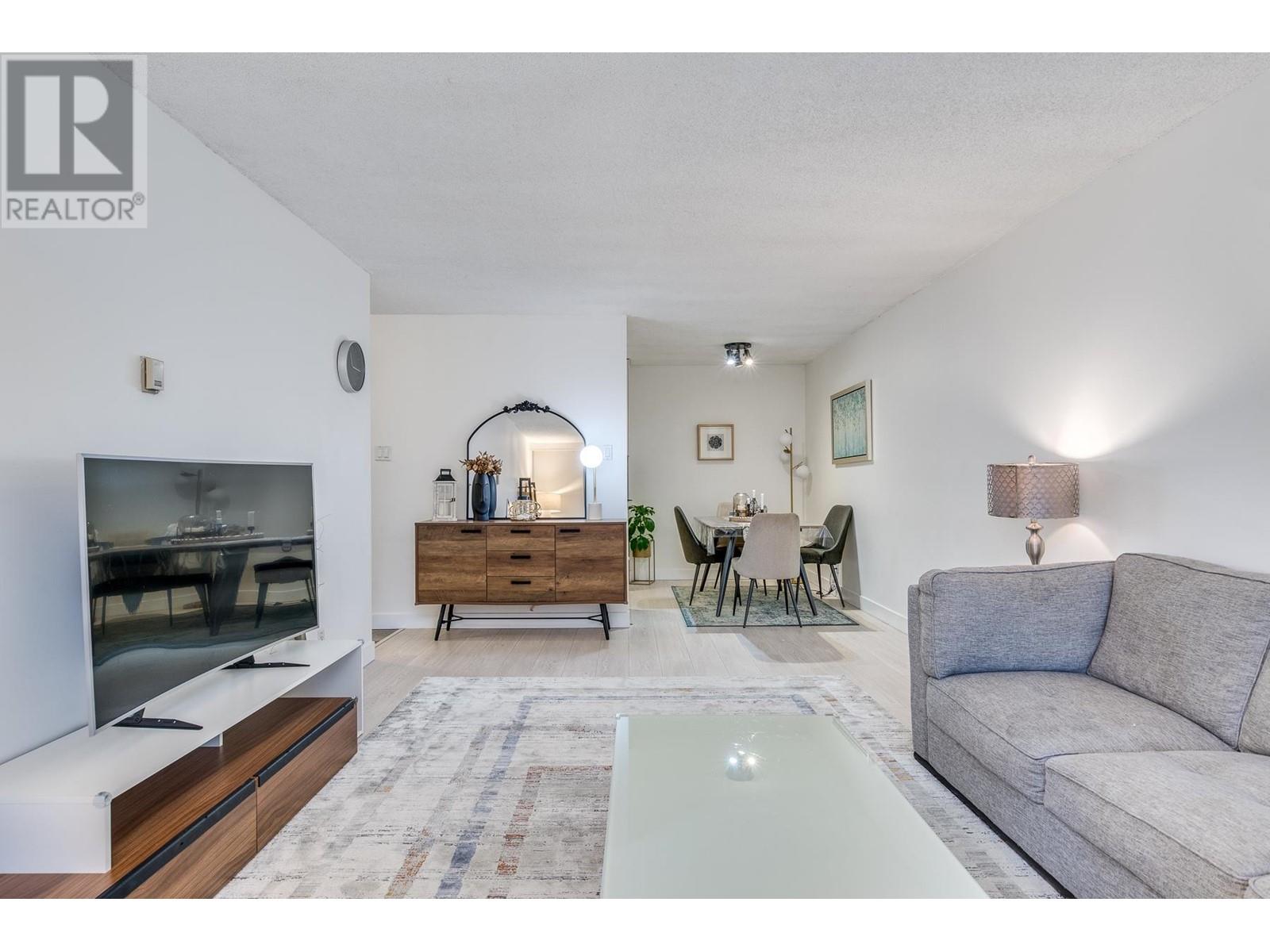 318 2012 Fullerton Avenue, North Vancouver, British Columbia  V7P 3E3 - Photo 1 - R2867198