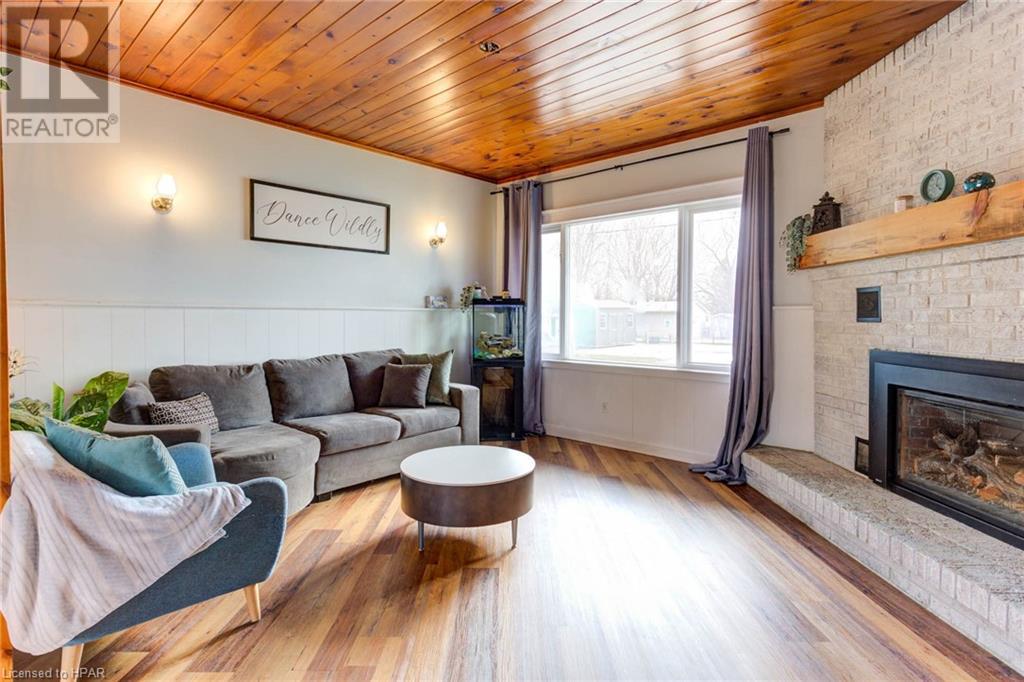 685 E Main Street E, Listowel, Ontario  N4W 2C8 - Photo 7 - 40543560