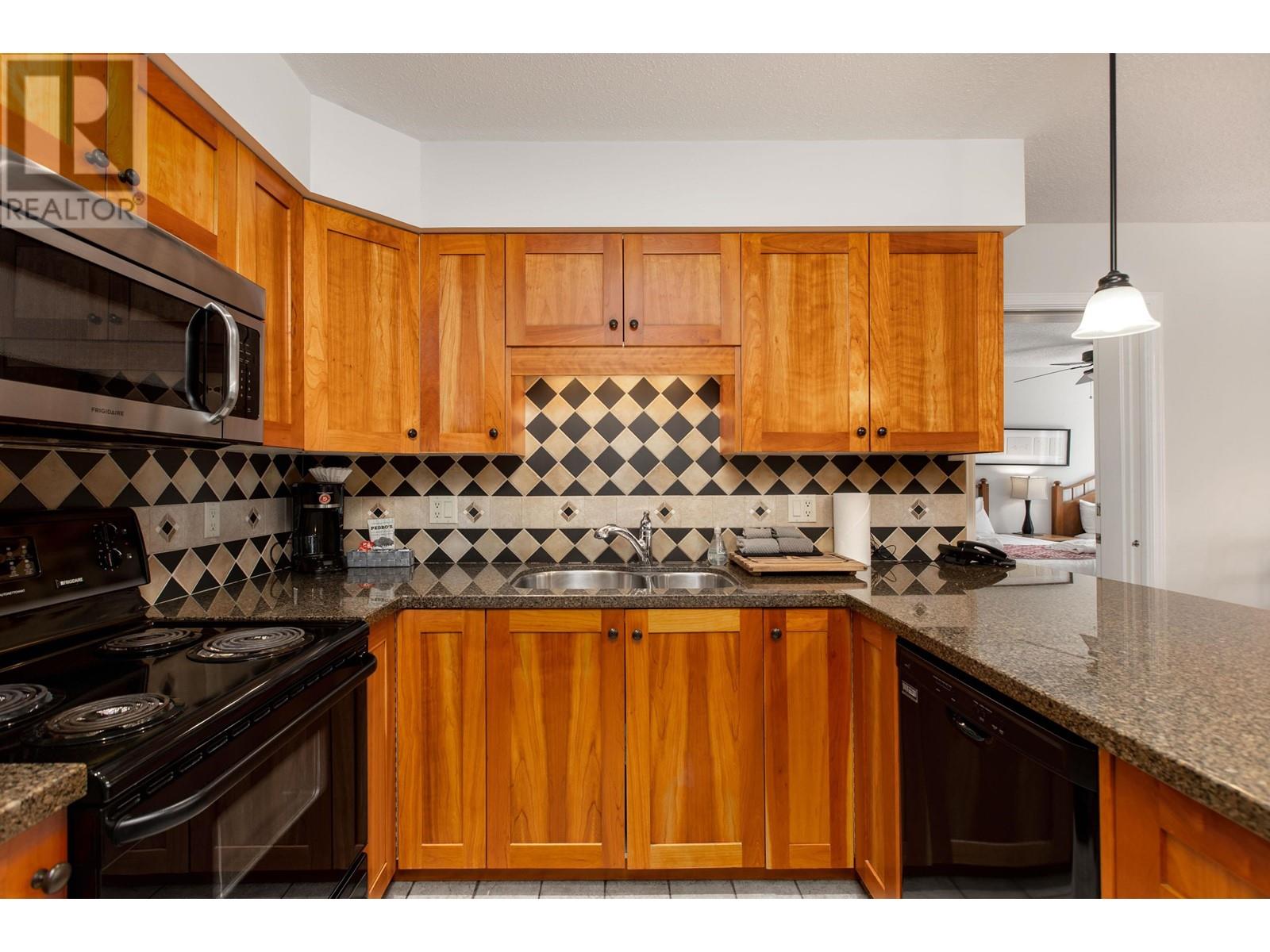 110 4905 Spearhead Place, Whistler, British Columbia  V0N 1B4 - Photo 10 - R2867268