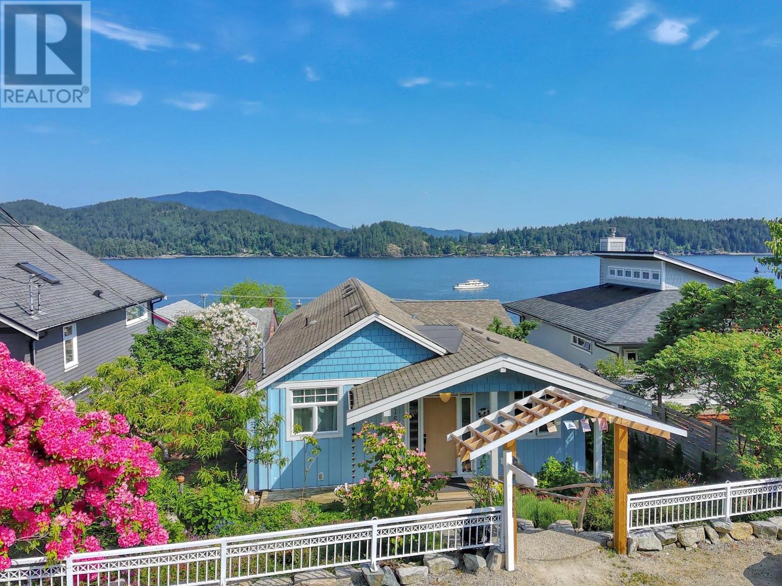 Property at 616 SEAVIEW ROAD image 1