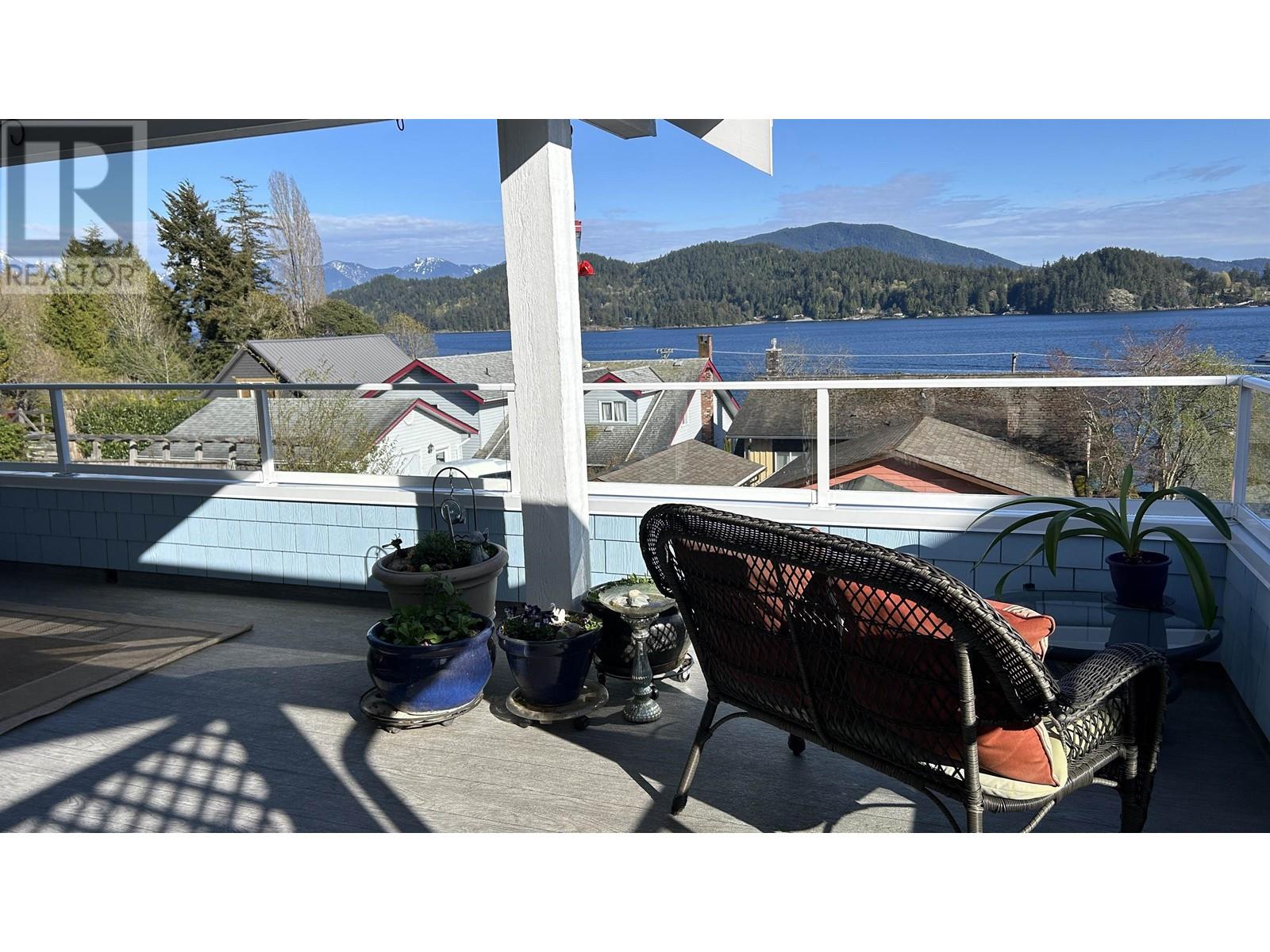 616 Seaview Road, Gibsons, British Columbia  V0N 1V9 - Photo 15 - R2866291