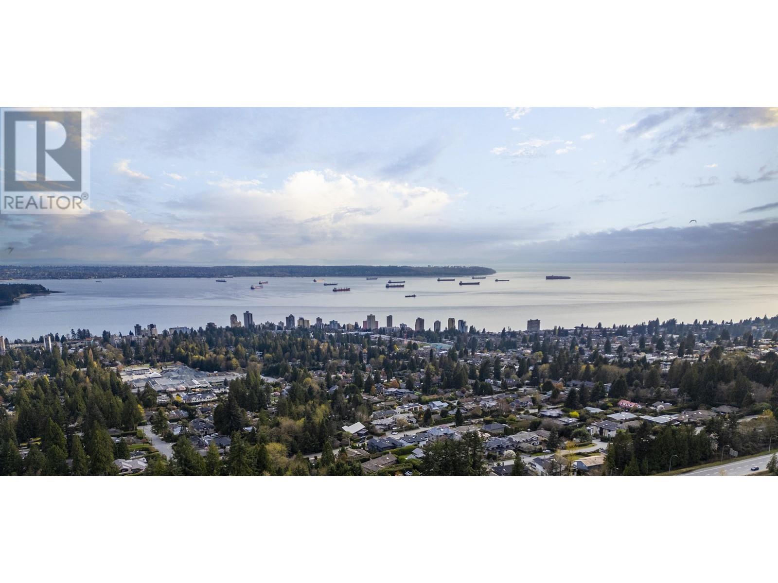 1715 Rosebery Avenue, West Vancouver, British Columbia  V7V 2Z5 - Photo 36 - R2866281